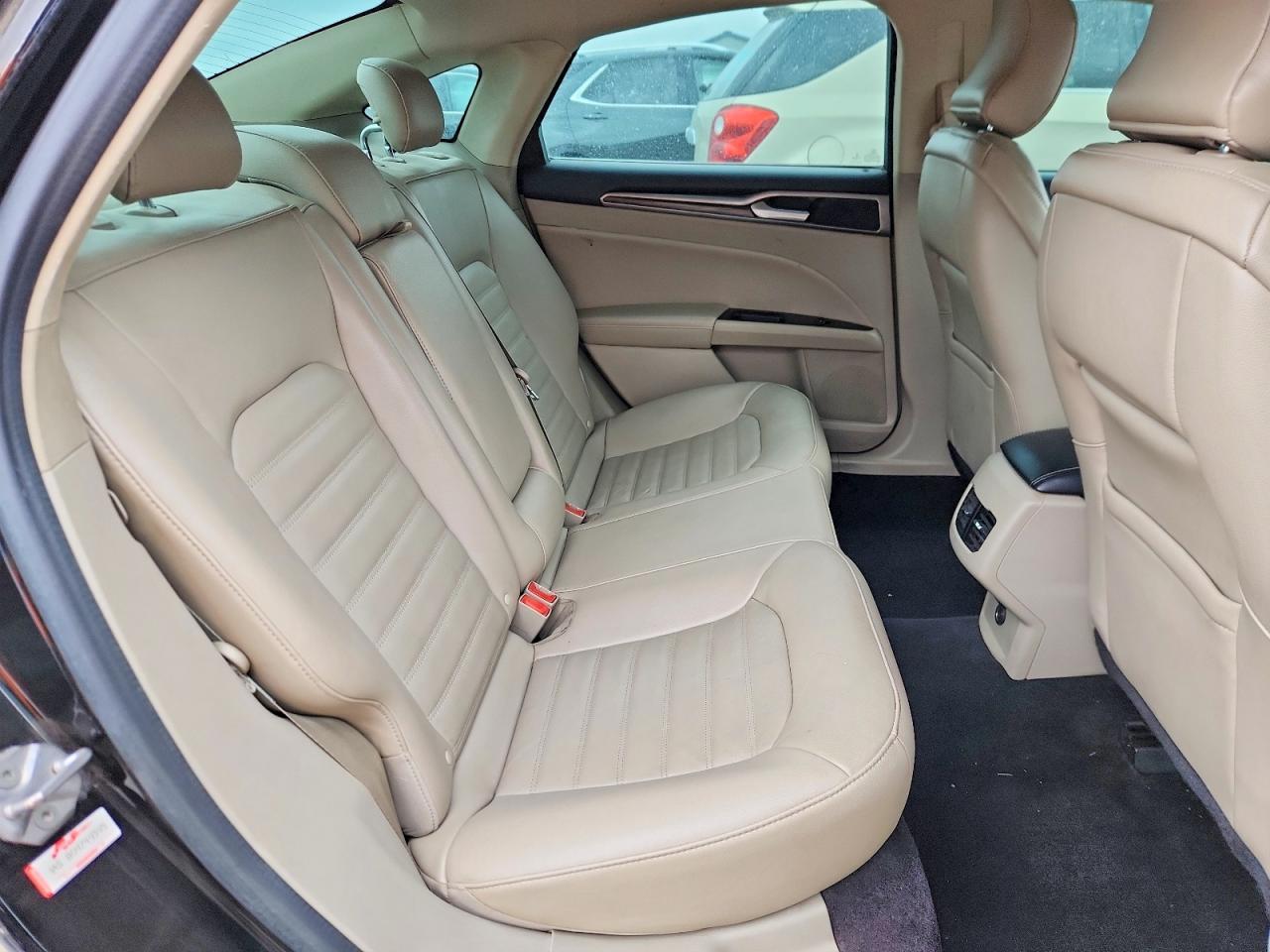 2017 FORD FUSION SE photo 10