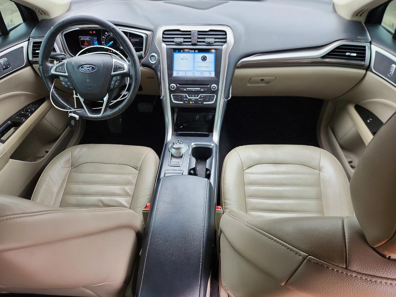 2017 FORD FUSION SE photo 8