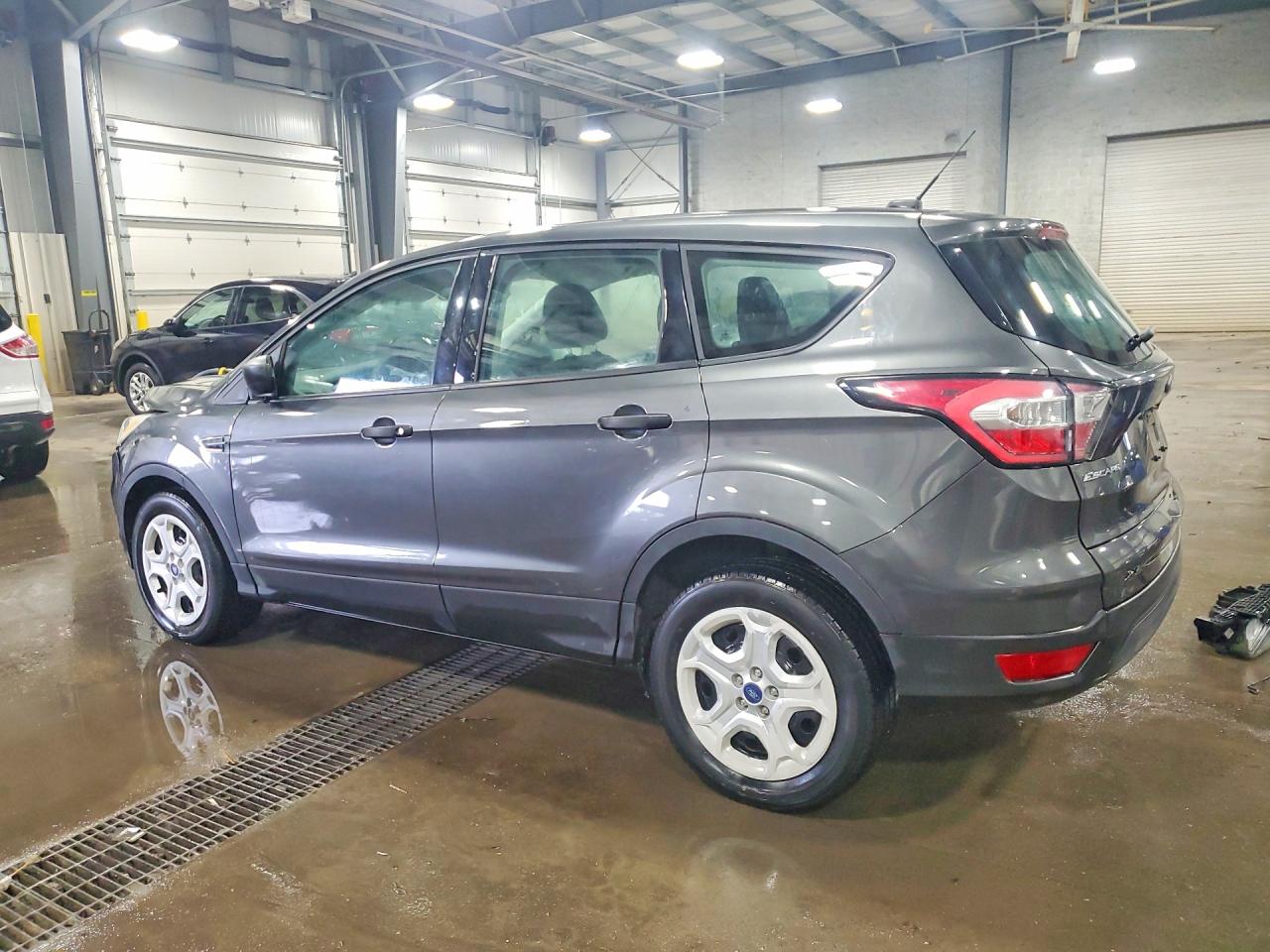 2017 FORD ESCAPE S photo 4