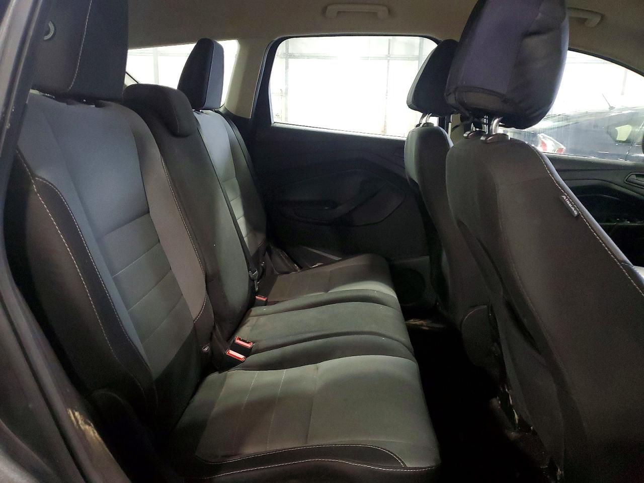 2017 FORD ESCAPE S photo 31
