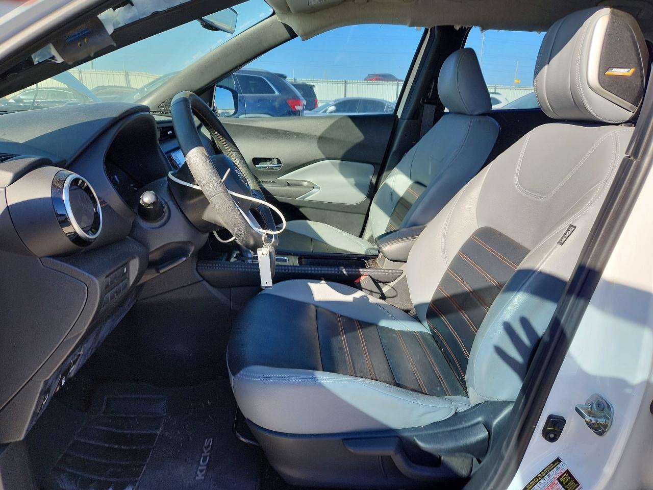 2022 NISSAN KICKS SR photo 13
