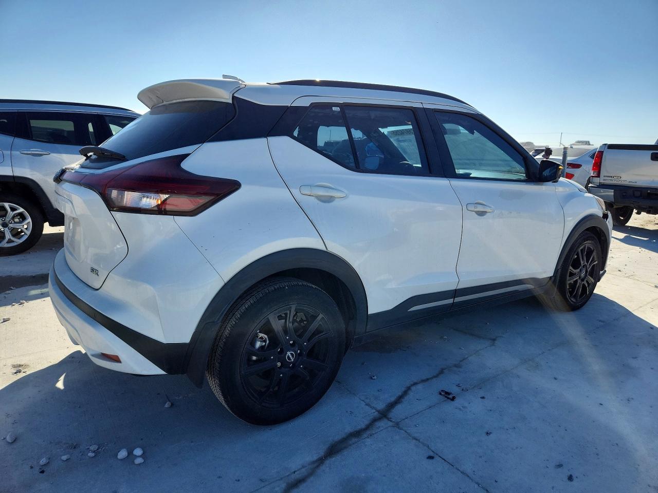 2022 NISSAN KICKS SR photo 5