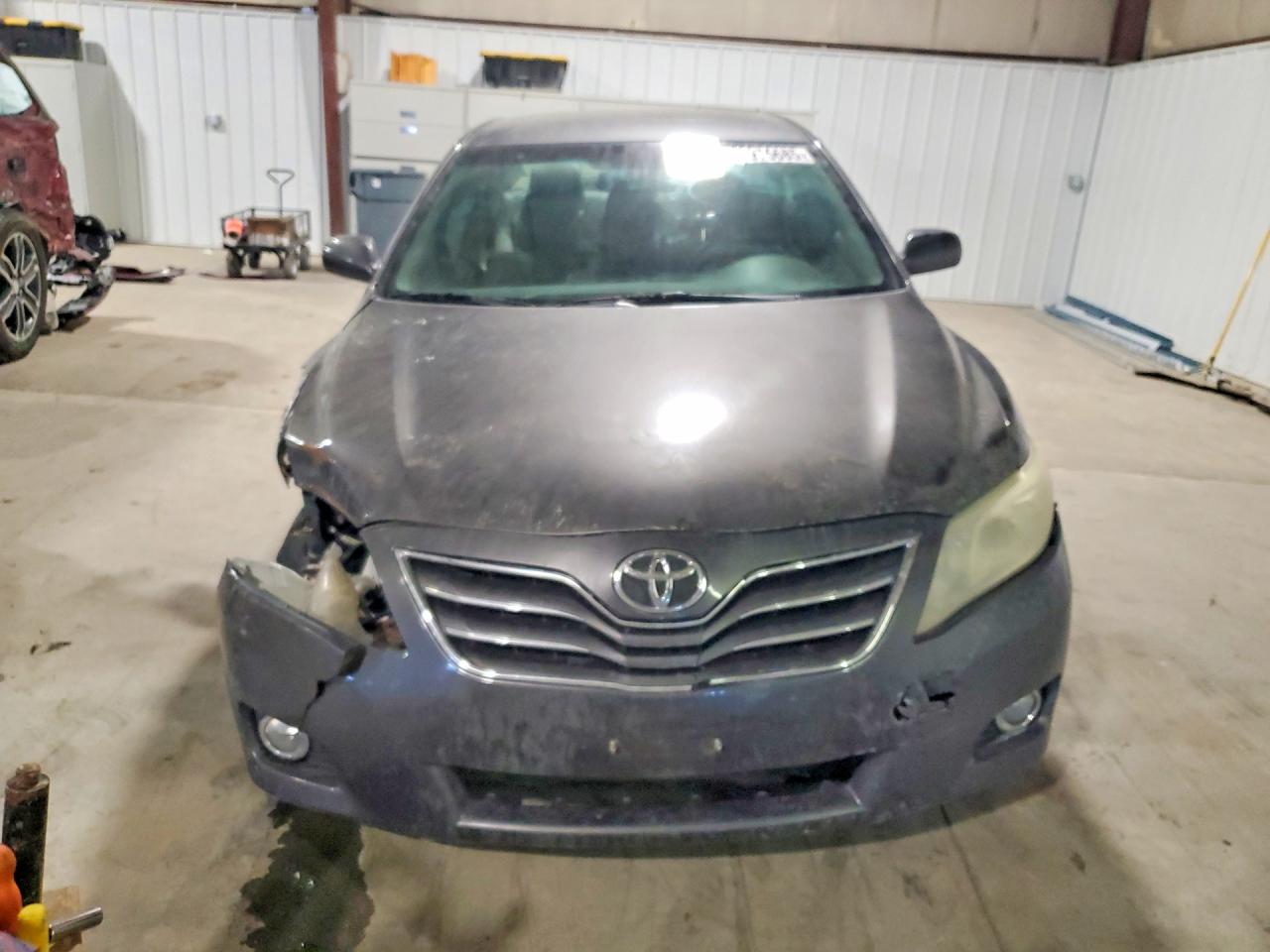 2010 TOYOTA CAMRY BASE photo 9