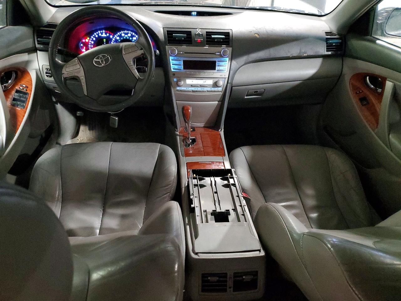 2010 TOYOTA CAMRY BASE photo 15