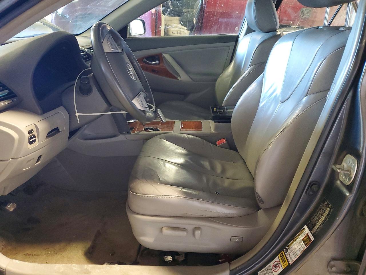2010 TOYOTA CAMRY BASE photo 13