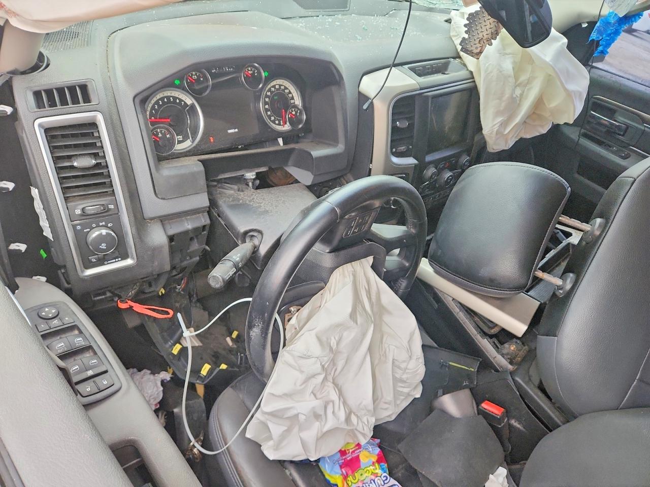 2015 RAM 1500 SLT photo 15