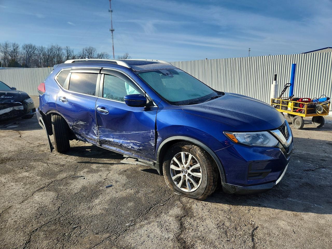 2019 NISSAN ROGUE S photo 4