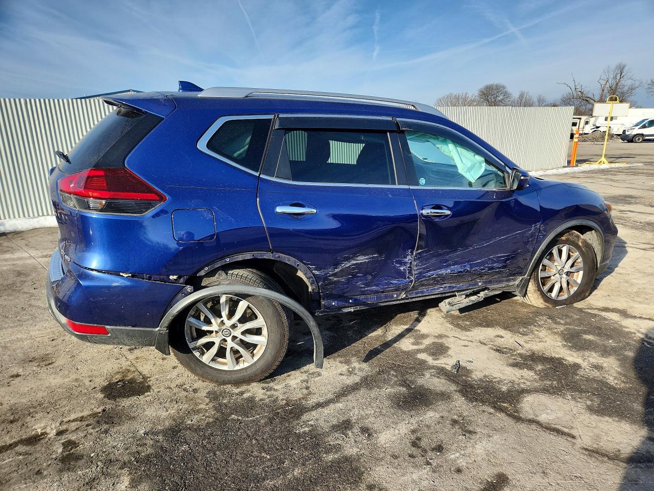 2019 NISSAN ROGUE S photo 3