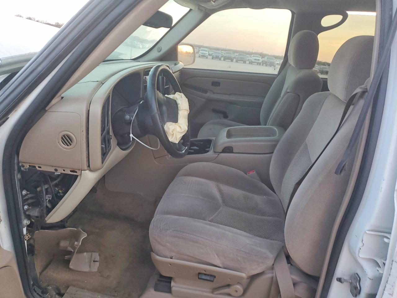 2004 CHEVROLET SUBURBAN C1500 photo 13