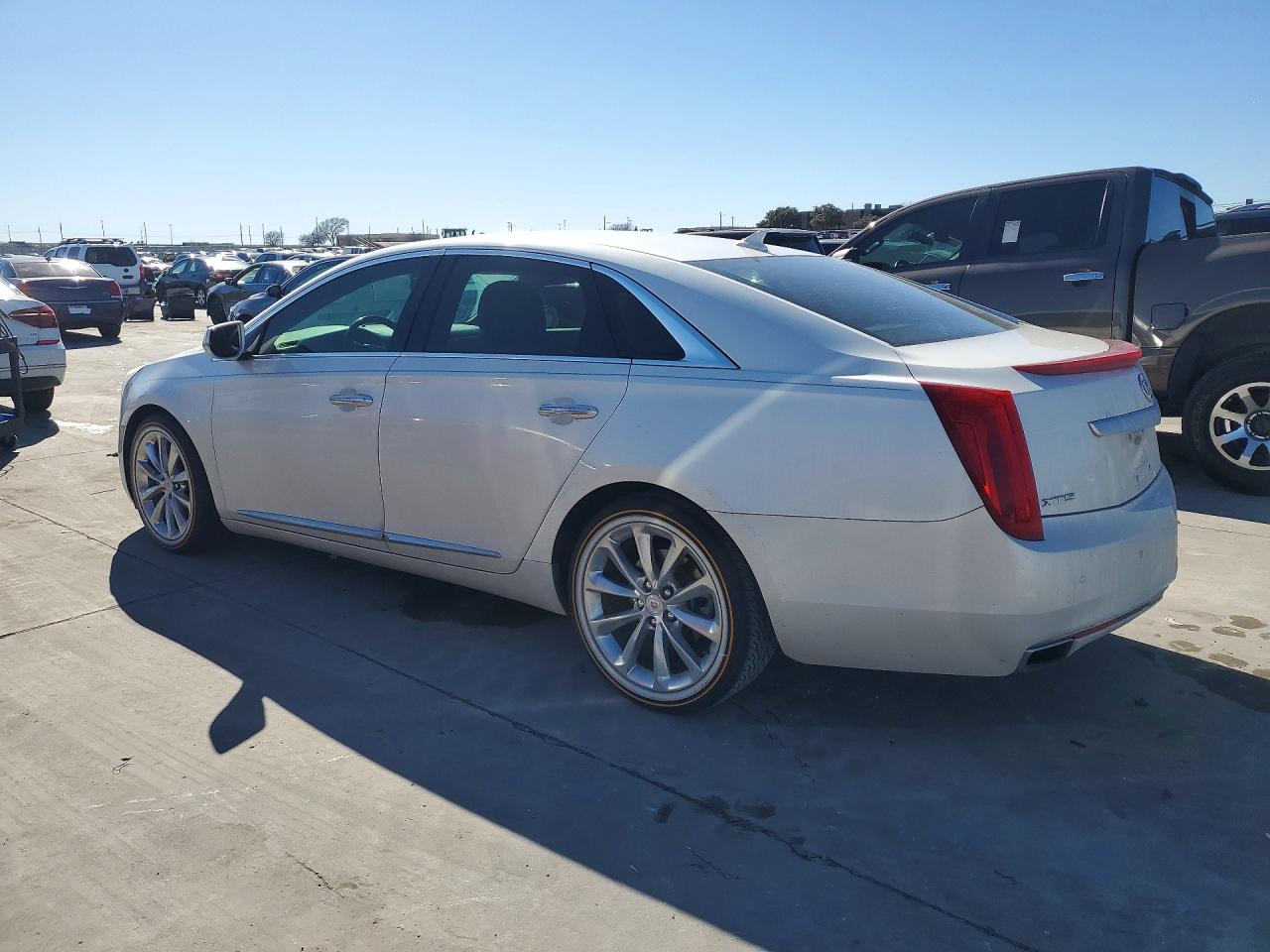 2013 CADILLAC XTS LUXURY COLLECTION photo 3