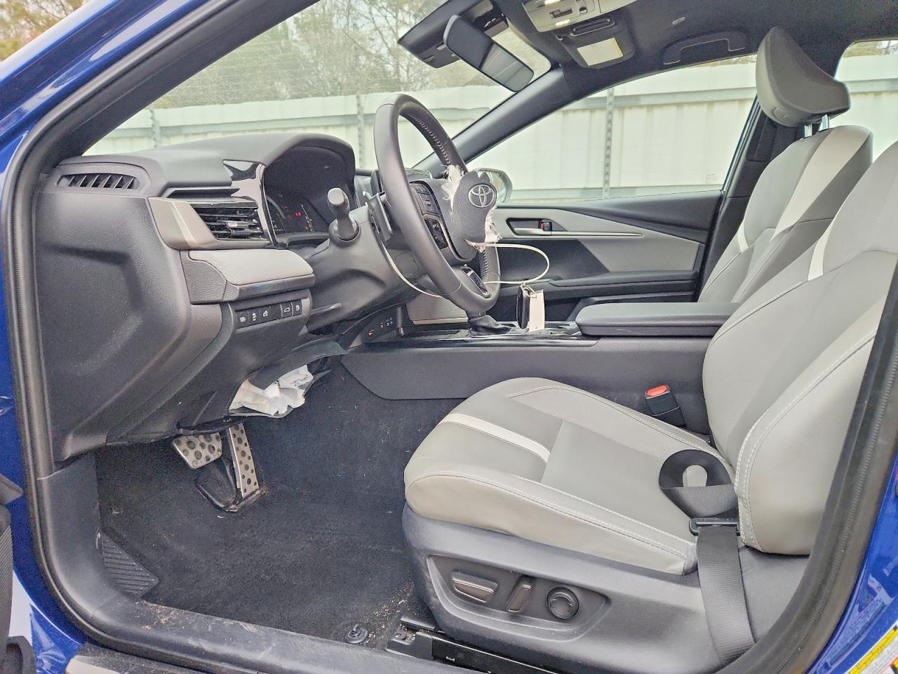 2025 TOYOTA CAMRY XSE photo 13