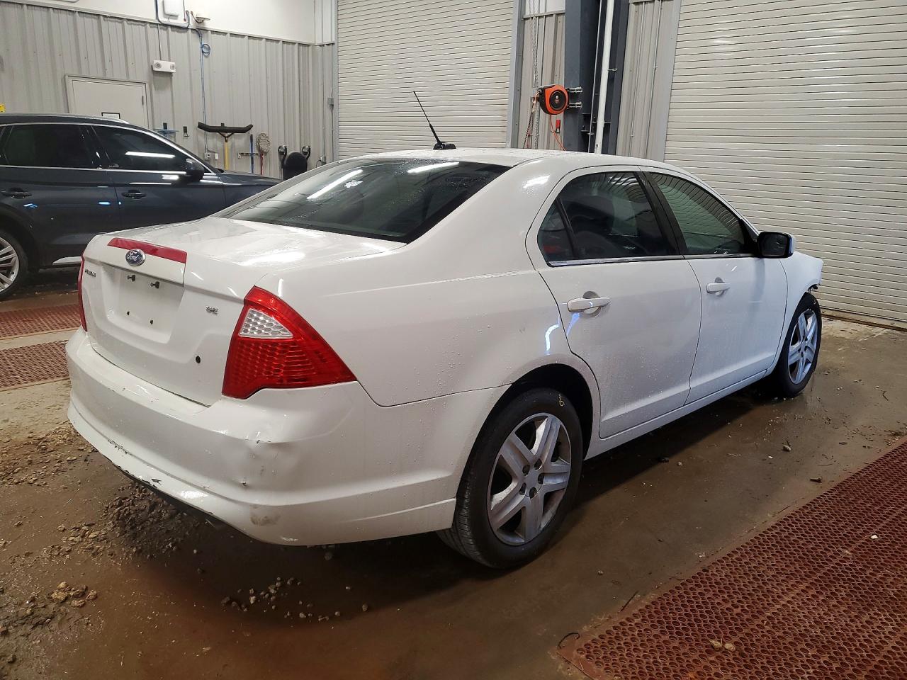 2011 FORD FUSION SE photo 5