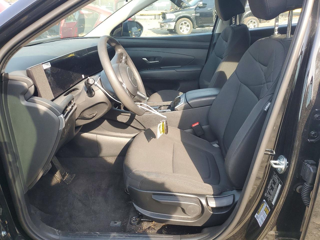 2025 HYUNDAI TUCSON SE photo 13