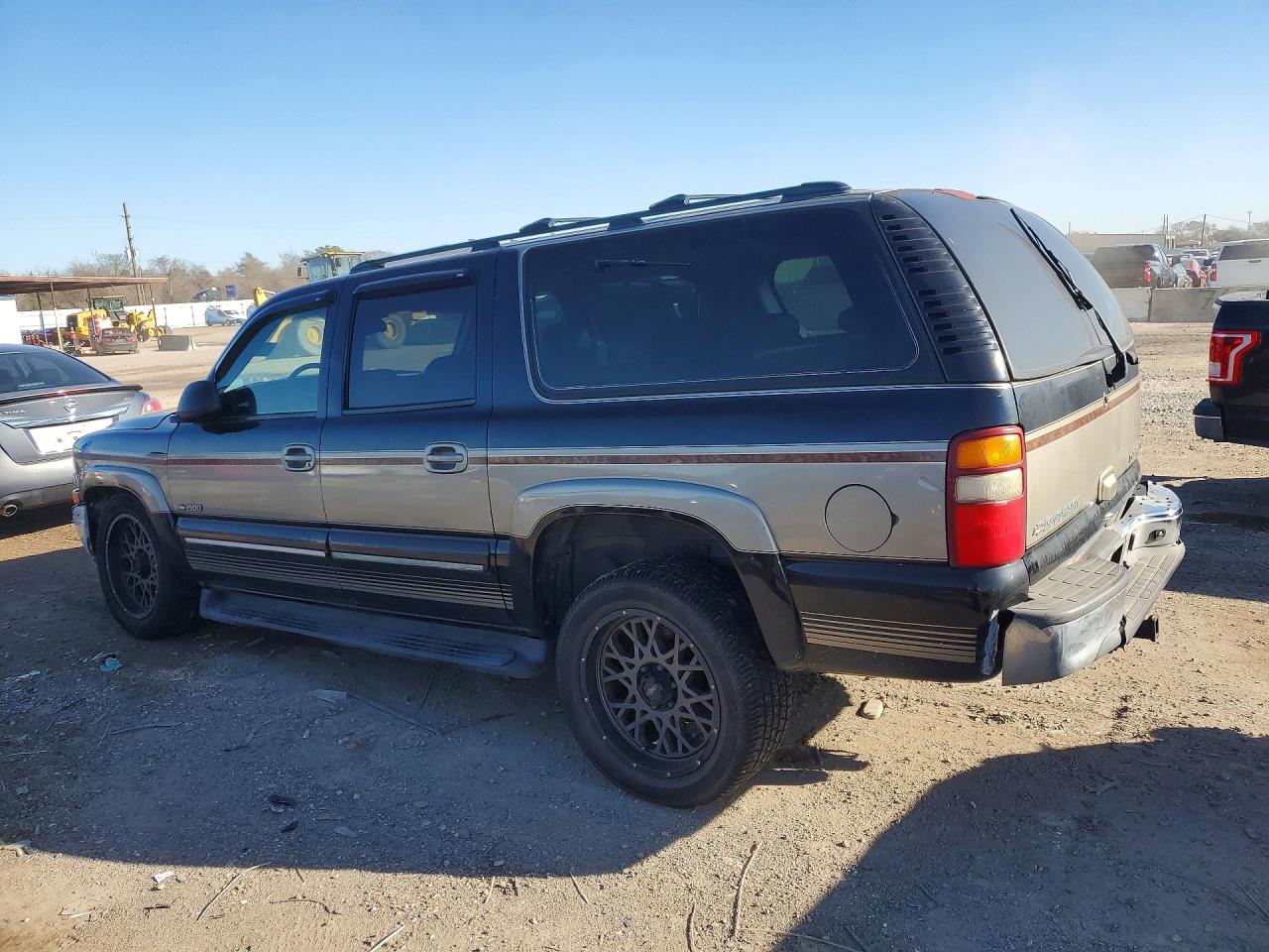 2000 CHEVROLET SUBURBAN C1500 photo 4