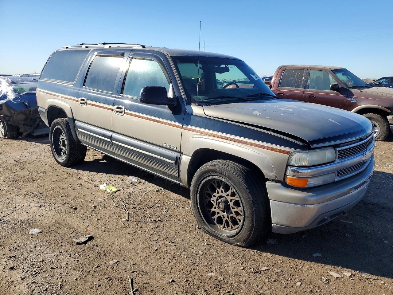 2000 CHEVROLET SUBURBAN C1500 photo 10