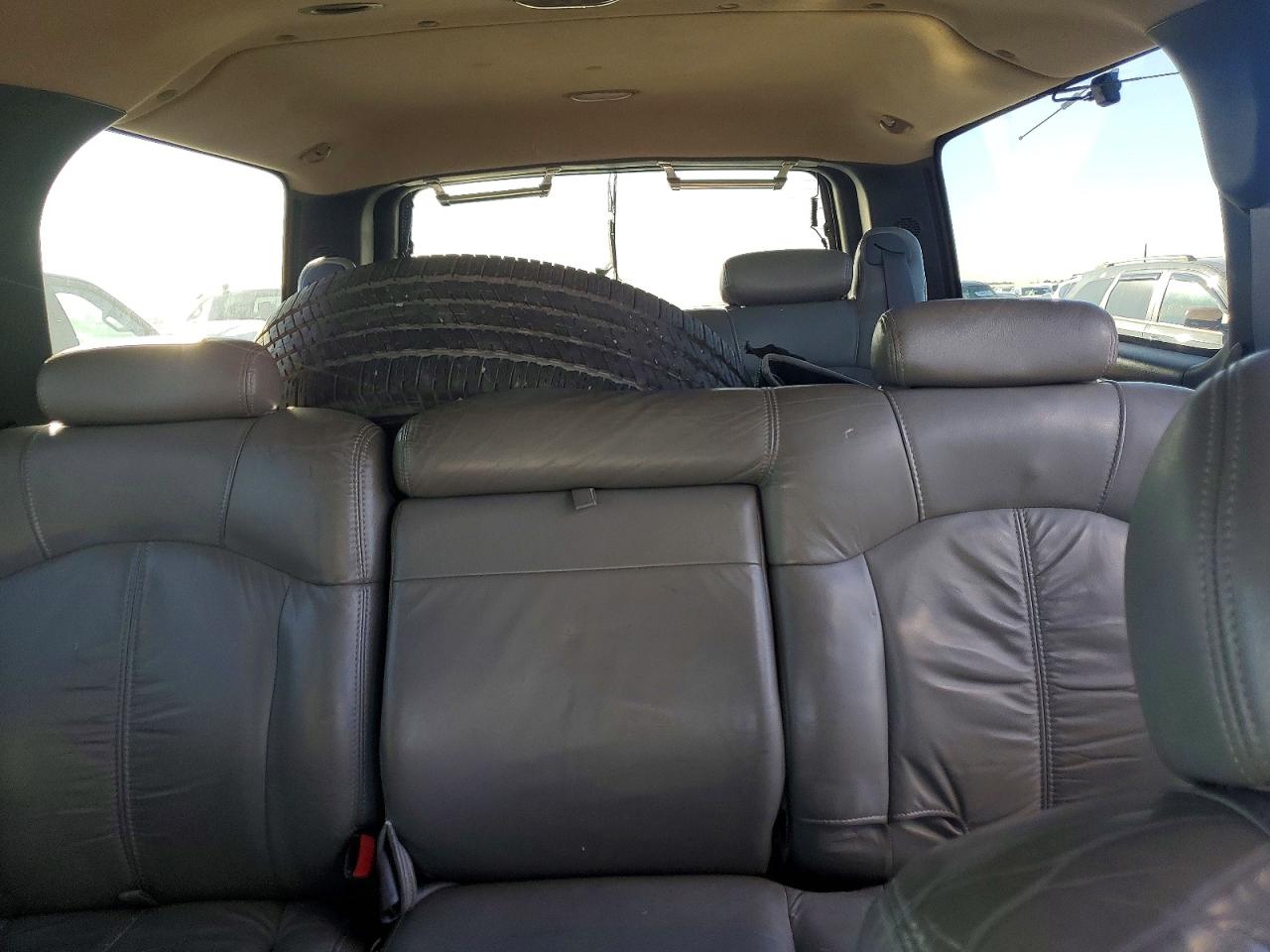 2000 CHEVROLET SUBURBAN C1500 photo 28