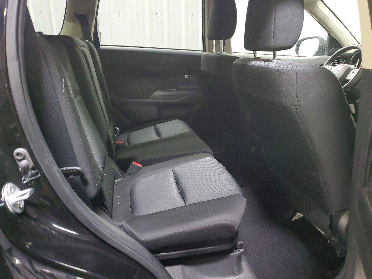 2014 MITSUBISHI OUTLANDER ES photo 19