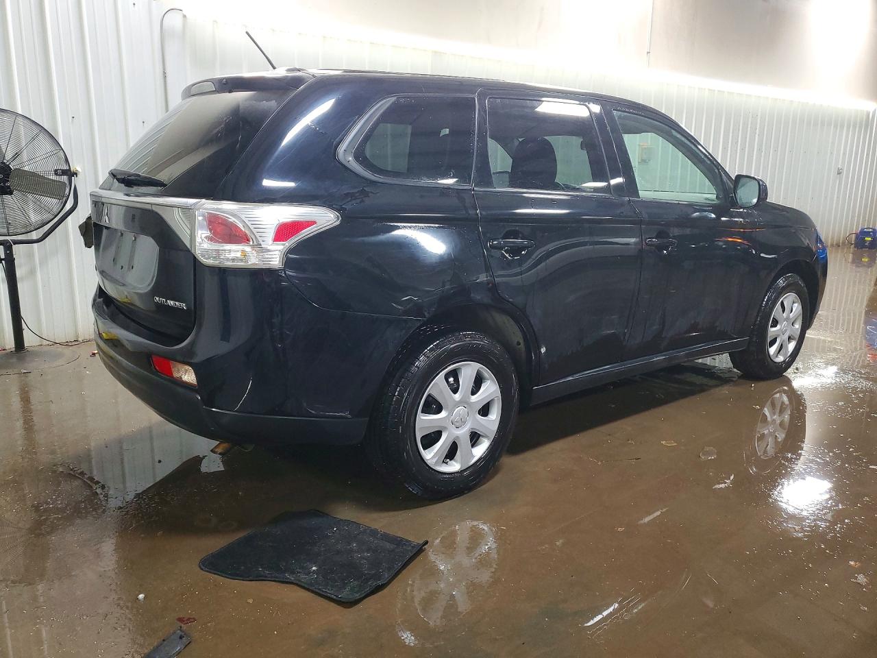 2014 MITSUBISHI OUTLANDER ES photo 5