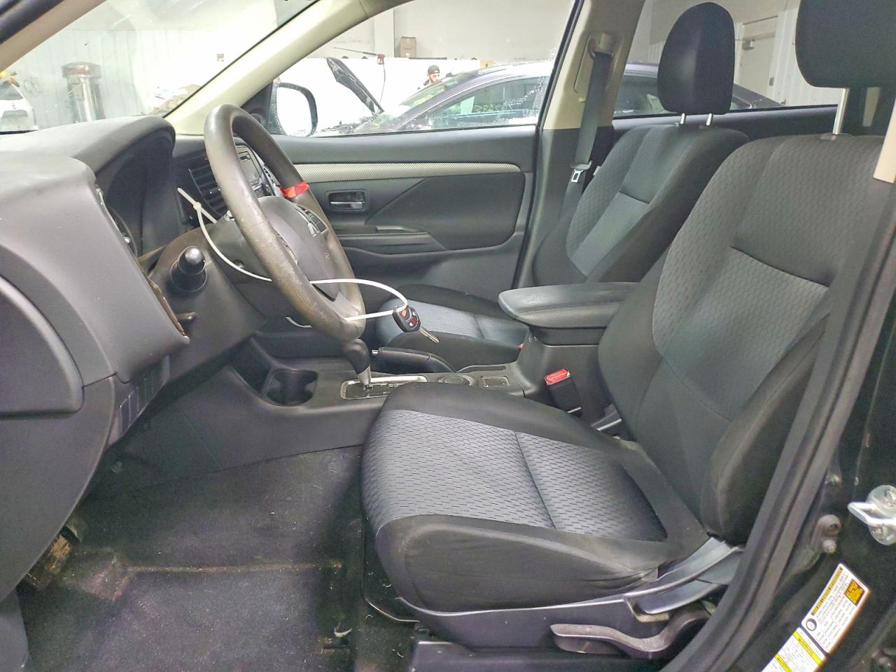 2014 MITSUBISHI OUTLANDER ES photo 13