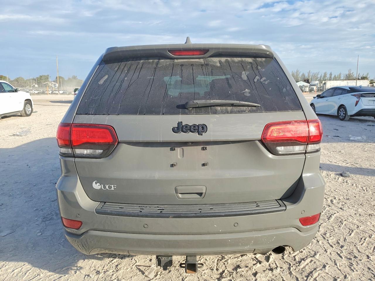 2019 JEEP GRAND CHEROKEE LAREDO photo 6