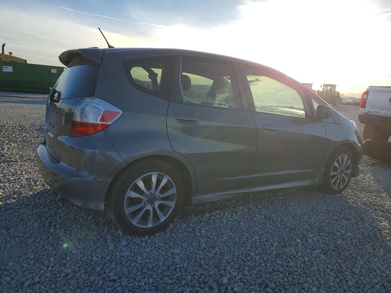 2013 HONDA FIT SPORT photo 3