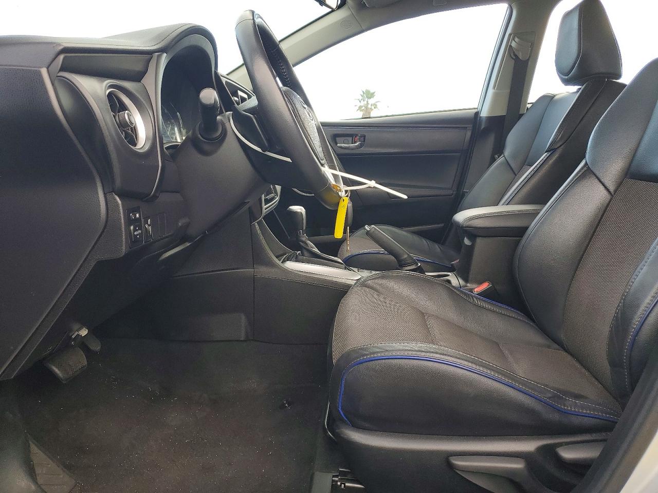 2018 TOYOTA COROLLA L photo 19