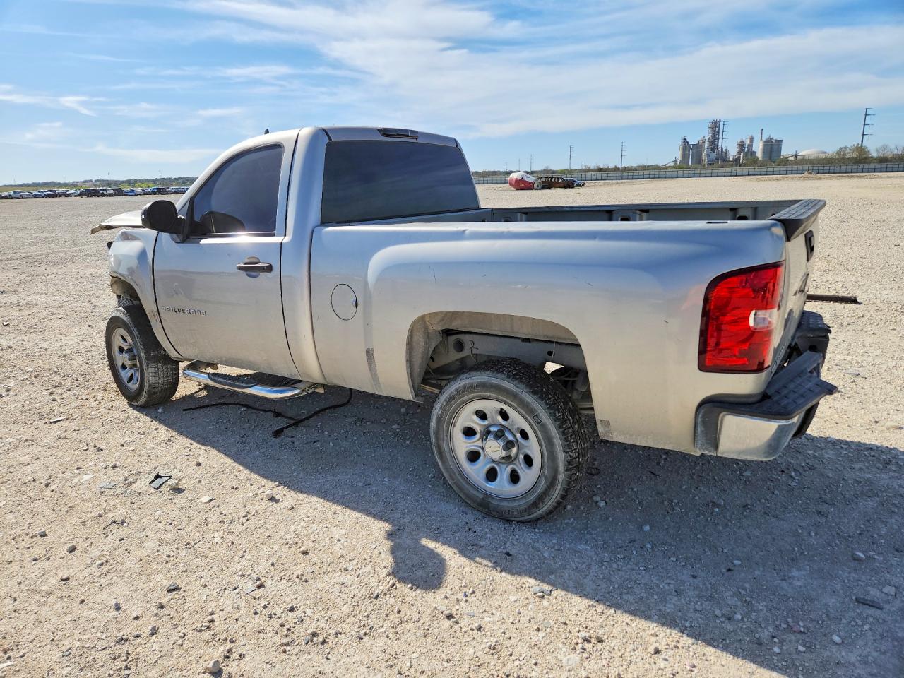 2009 CHEVROLET SILVERADO C1500 photo 2