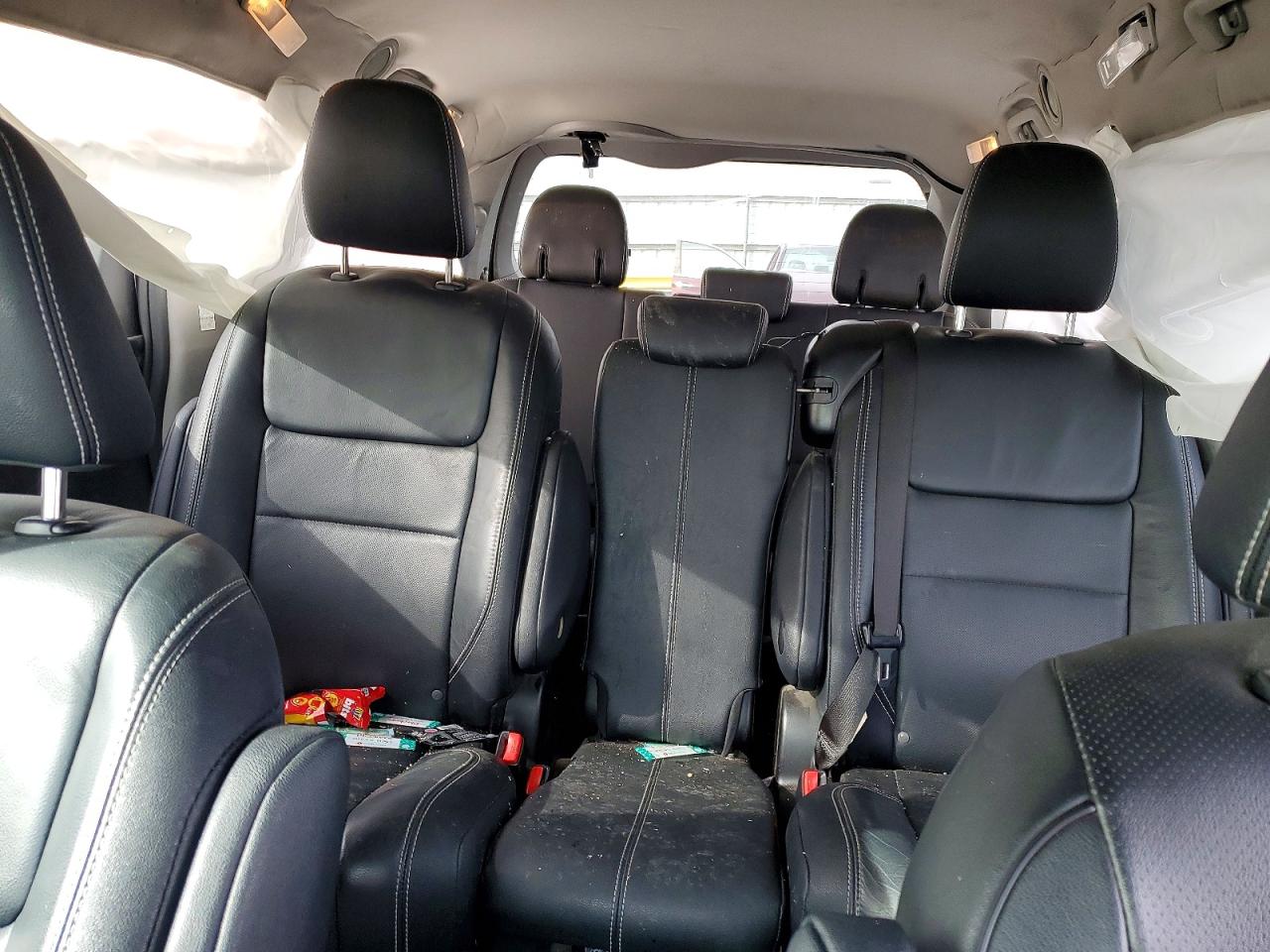 2017 TOYOTA SIENNA SE photo 28
