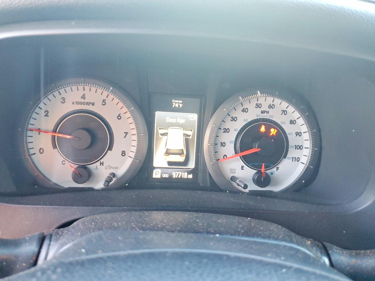2017 TOYOTA SIENNA SE photo 25