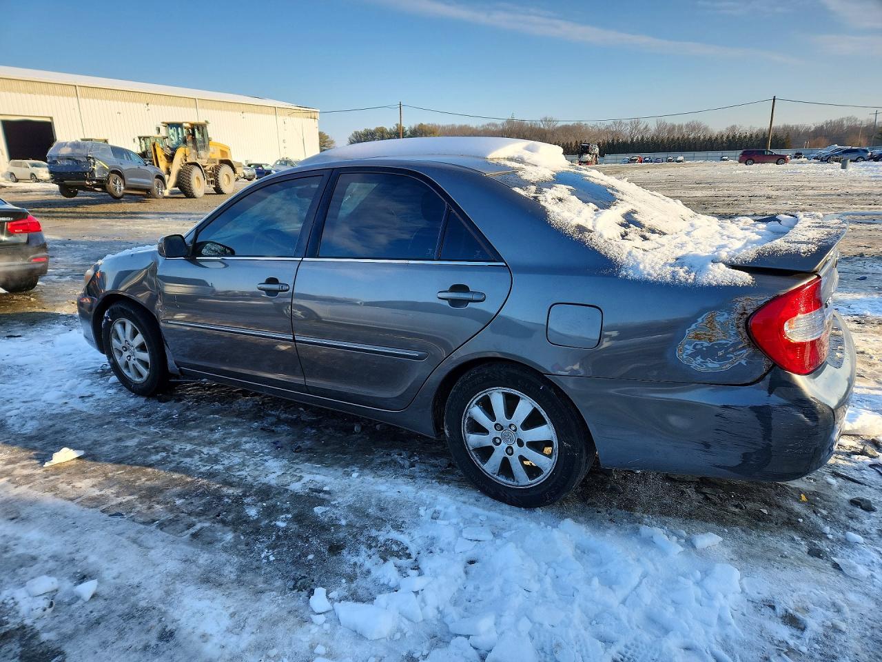 2003 TOYOTA CAMRY LE photo 3