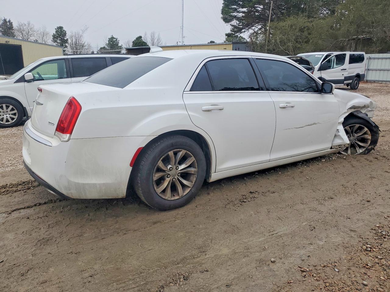 2016 CHRYSLER 300 LIMITED photo 3