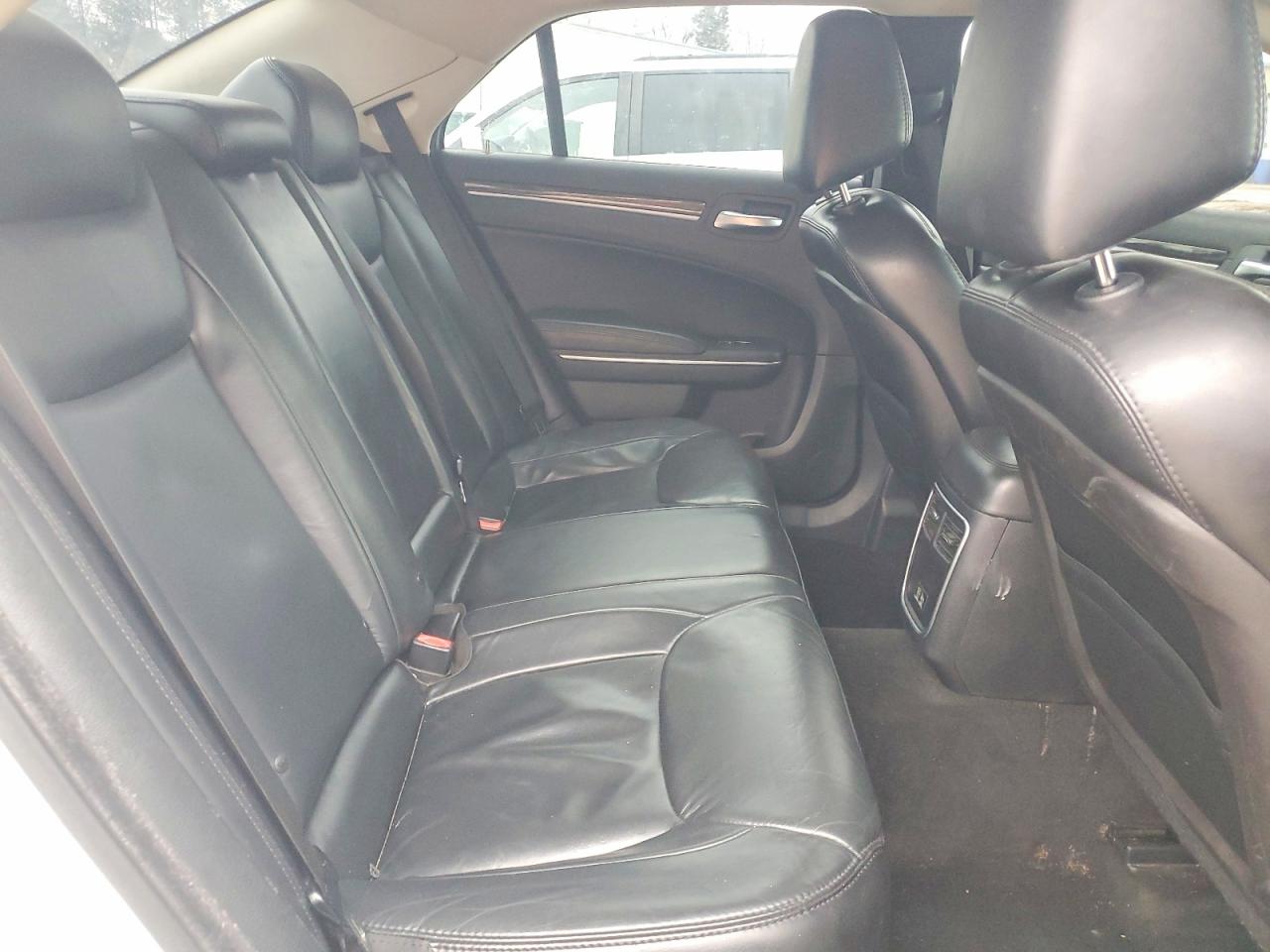 2016 CHRYSLER 300 LIMITED photo 10