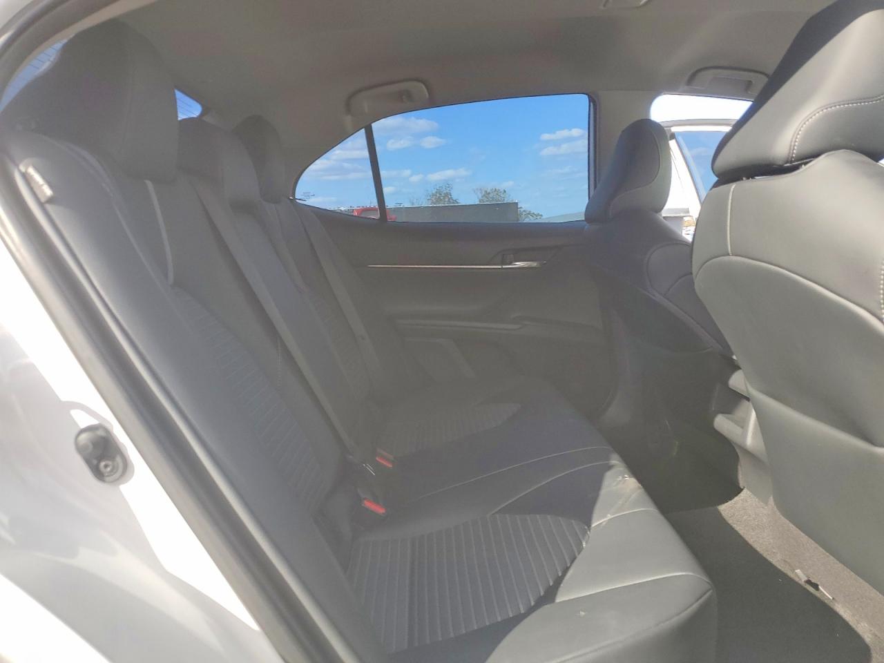2021 TOYOTA CAMRY SE photo 10