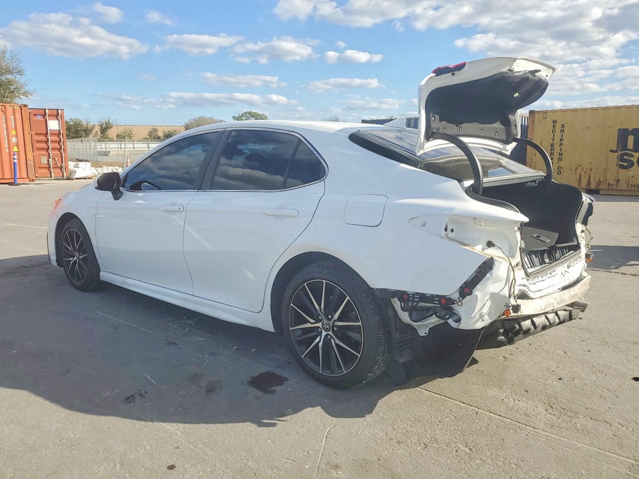 2021 TOYOTA CAMRY SE photo 2