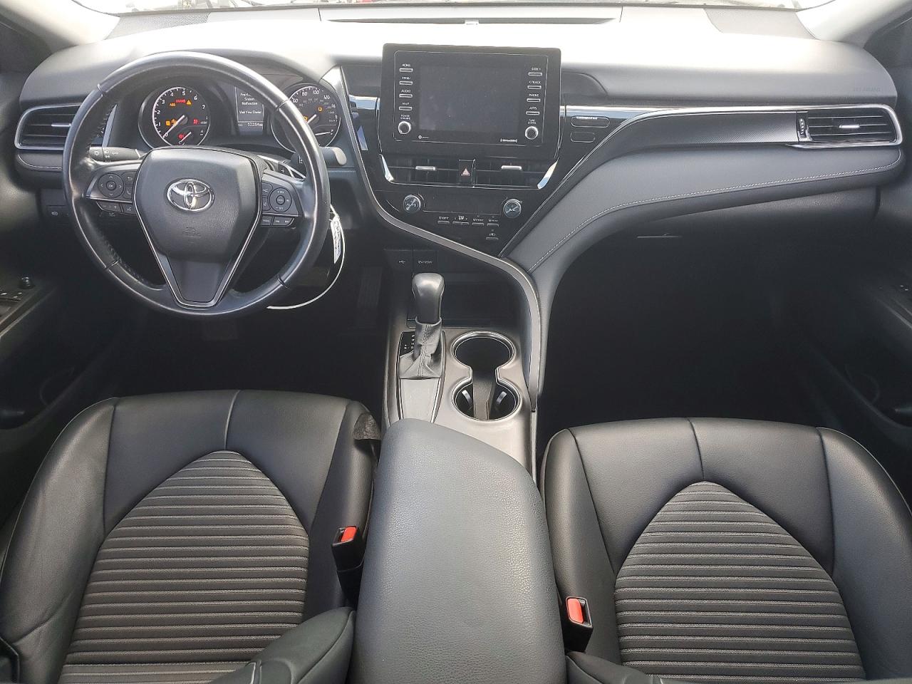 2021 TOYOTA CAMRY SE photo 8
