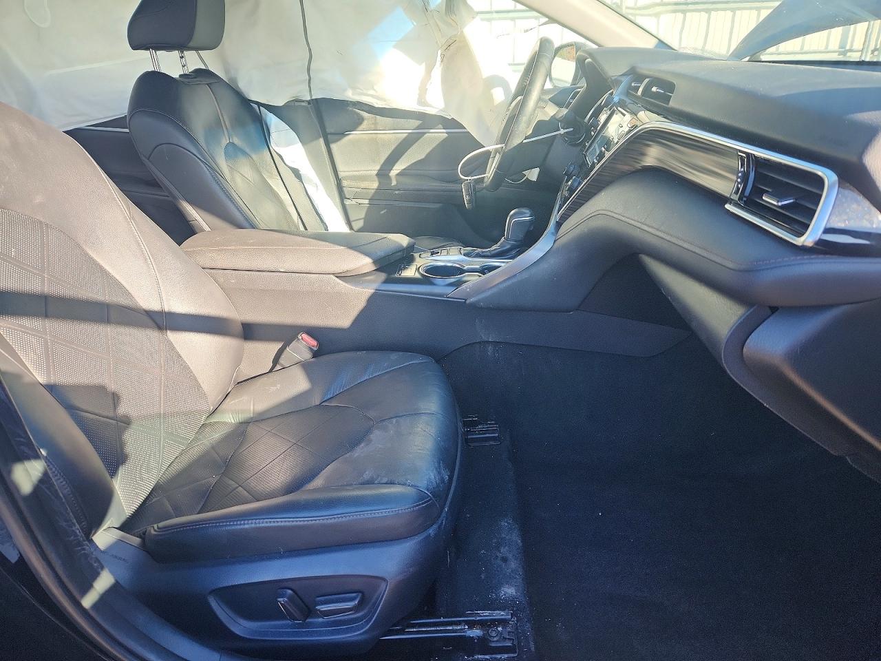 2018 TOYOTA CAMRY L photo 7