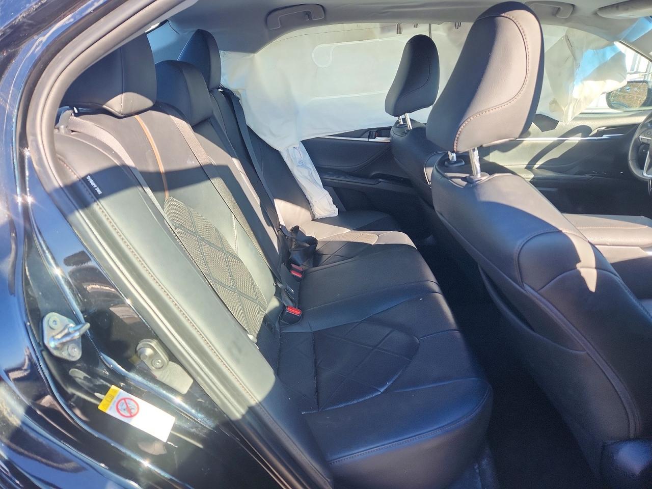 2018 TOYOTA CAMRY L photo 10