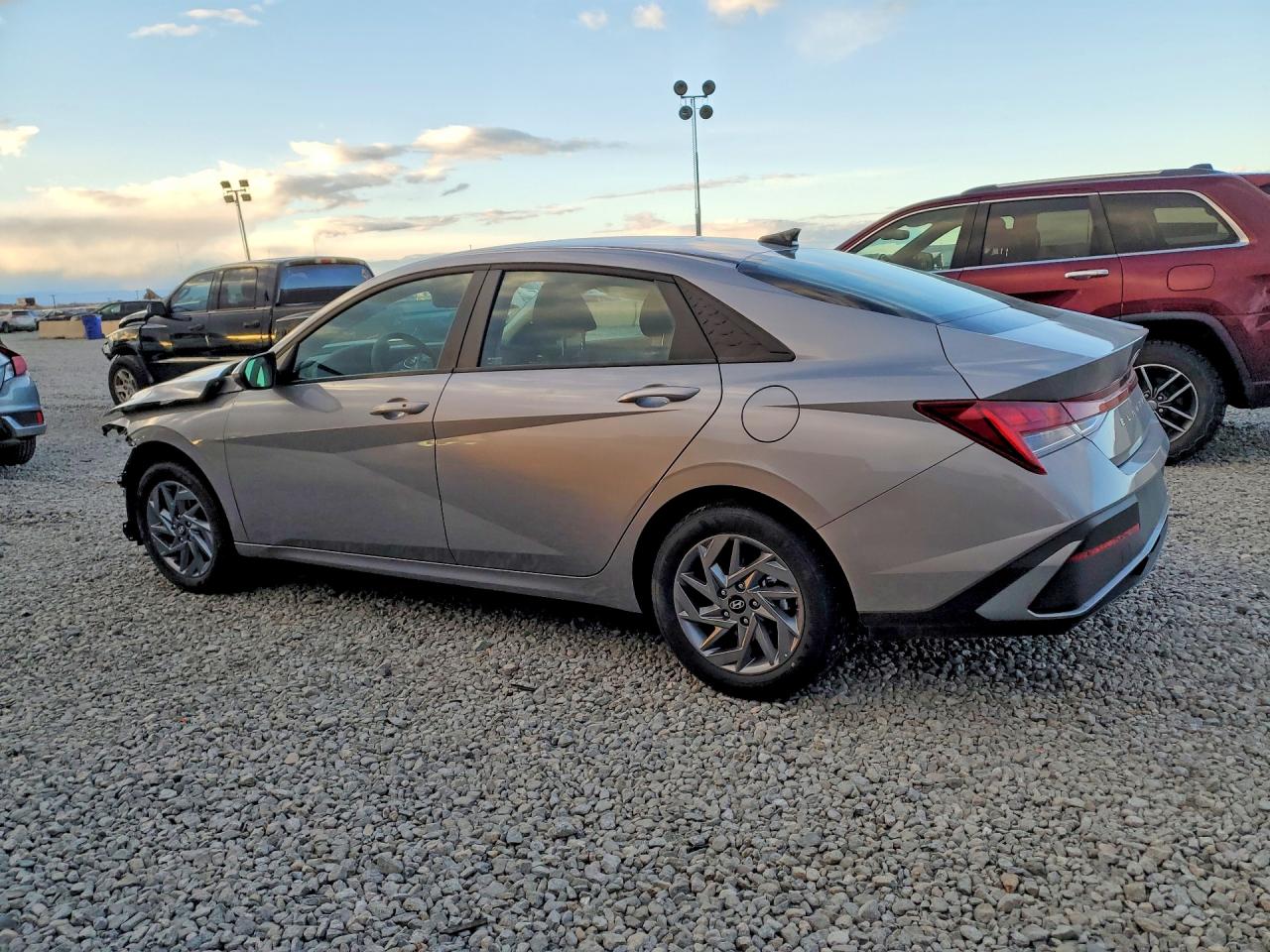 2025 HYUNDAI ELANTRA BLUE photo 2