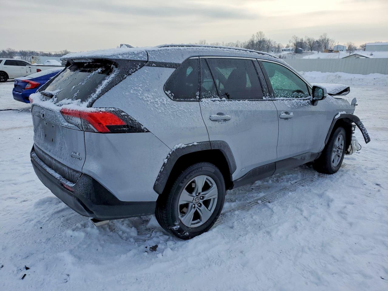 2024 TOYOTA RAV4 XLE photo 5