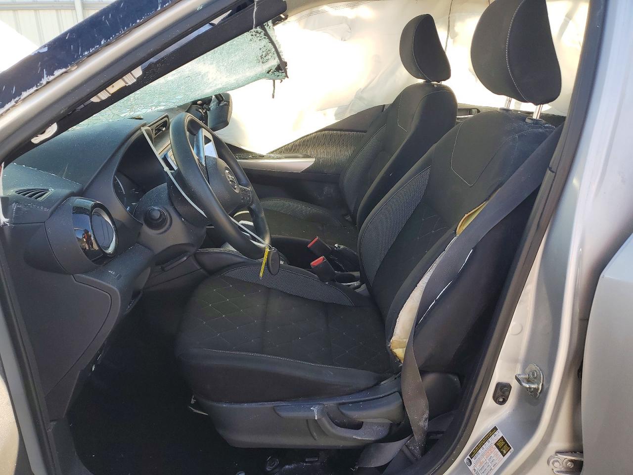 2019 NISSAN KICKS SV photo 13