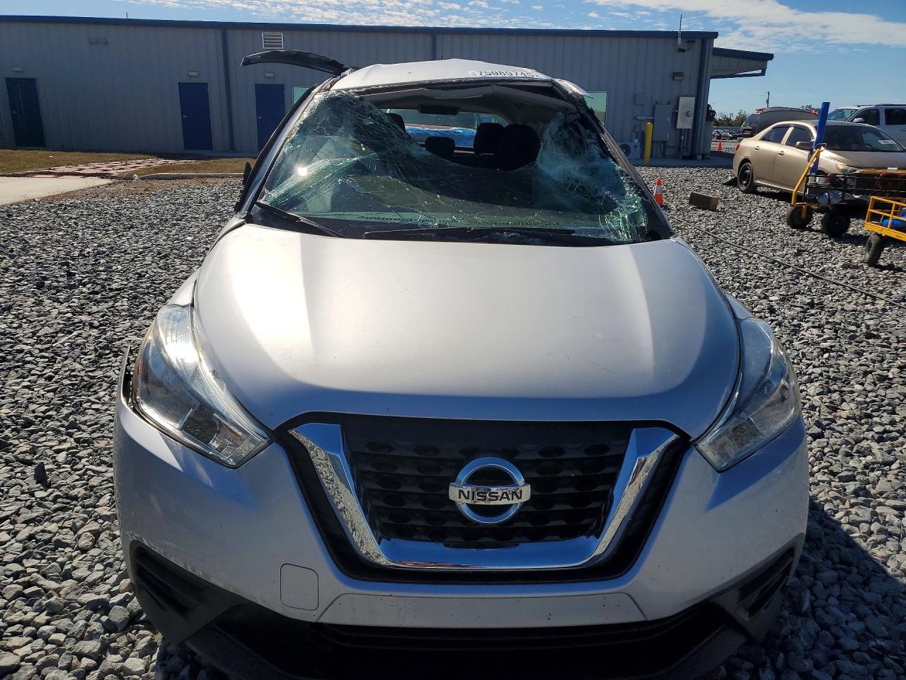 2019 NISSAN KICKS SV photo 9