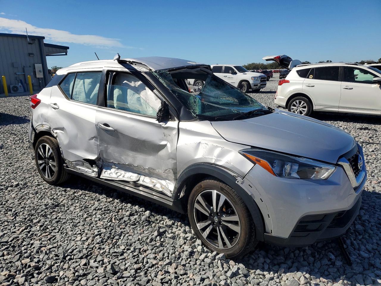 2019 NISSAN KICKS SV photo 7