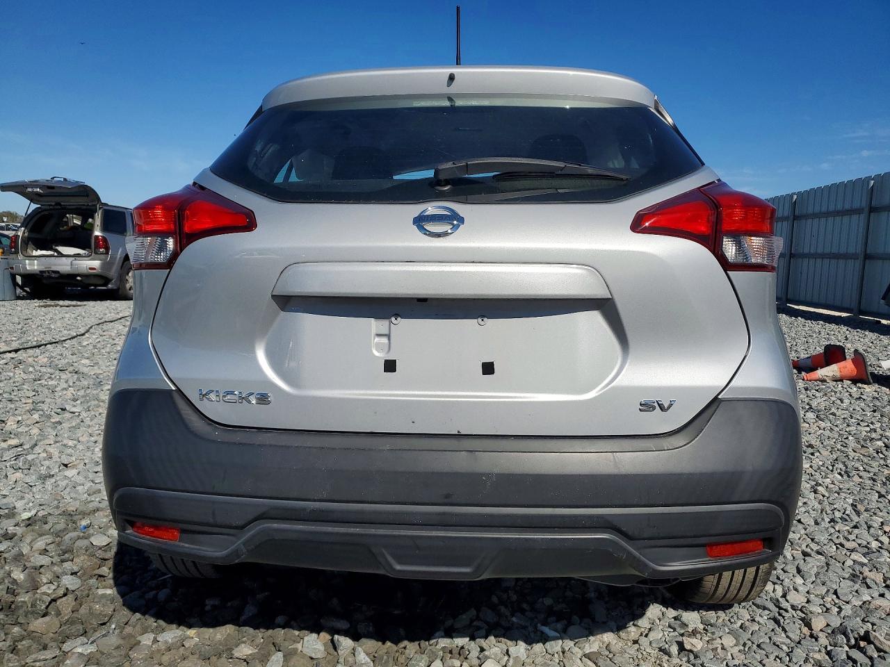 2019 NISSAN KICKS SV photo 11