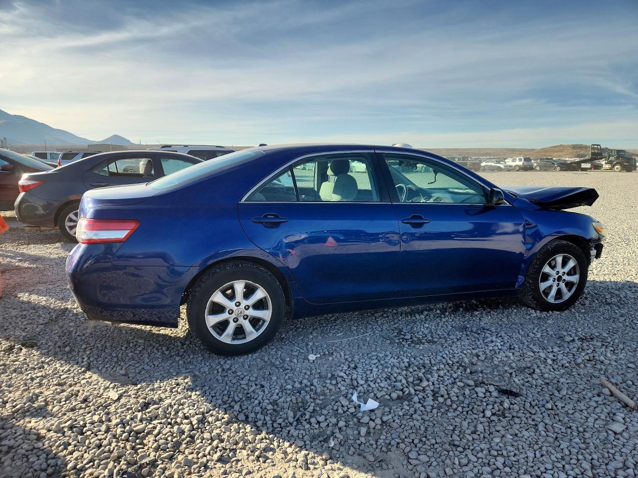 2010 TOYOTA CAMRY LE photo 5