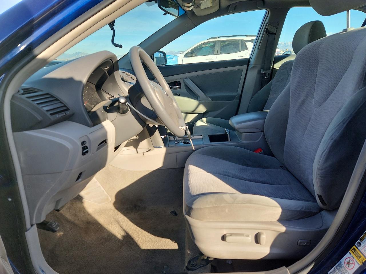2010 TOYOTA CAMRY LE photo 13