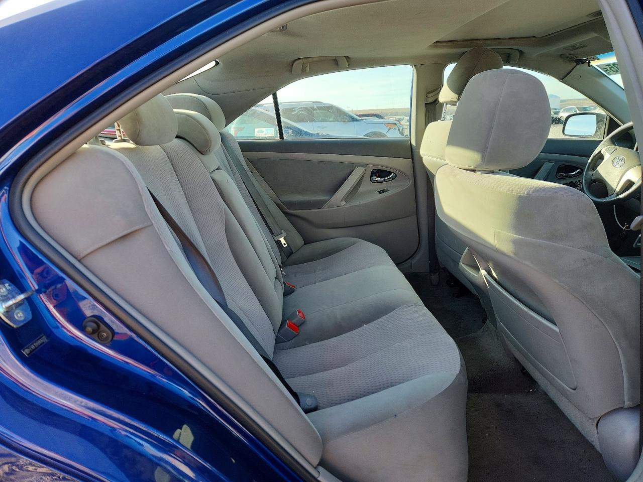 2010 TOYOTA CAMRY LE photo 19