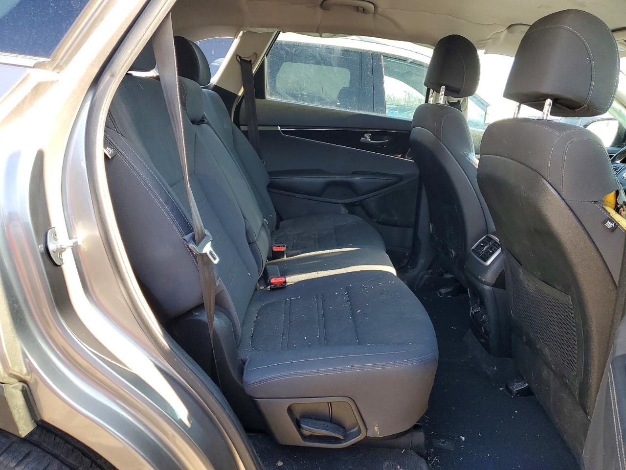 2017 KIA SORENTO LX photo 21
