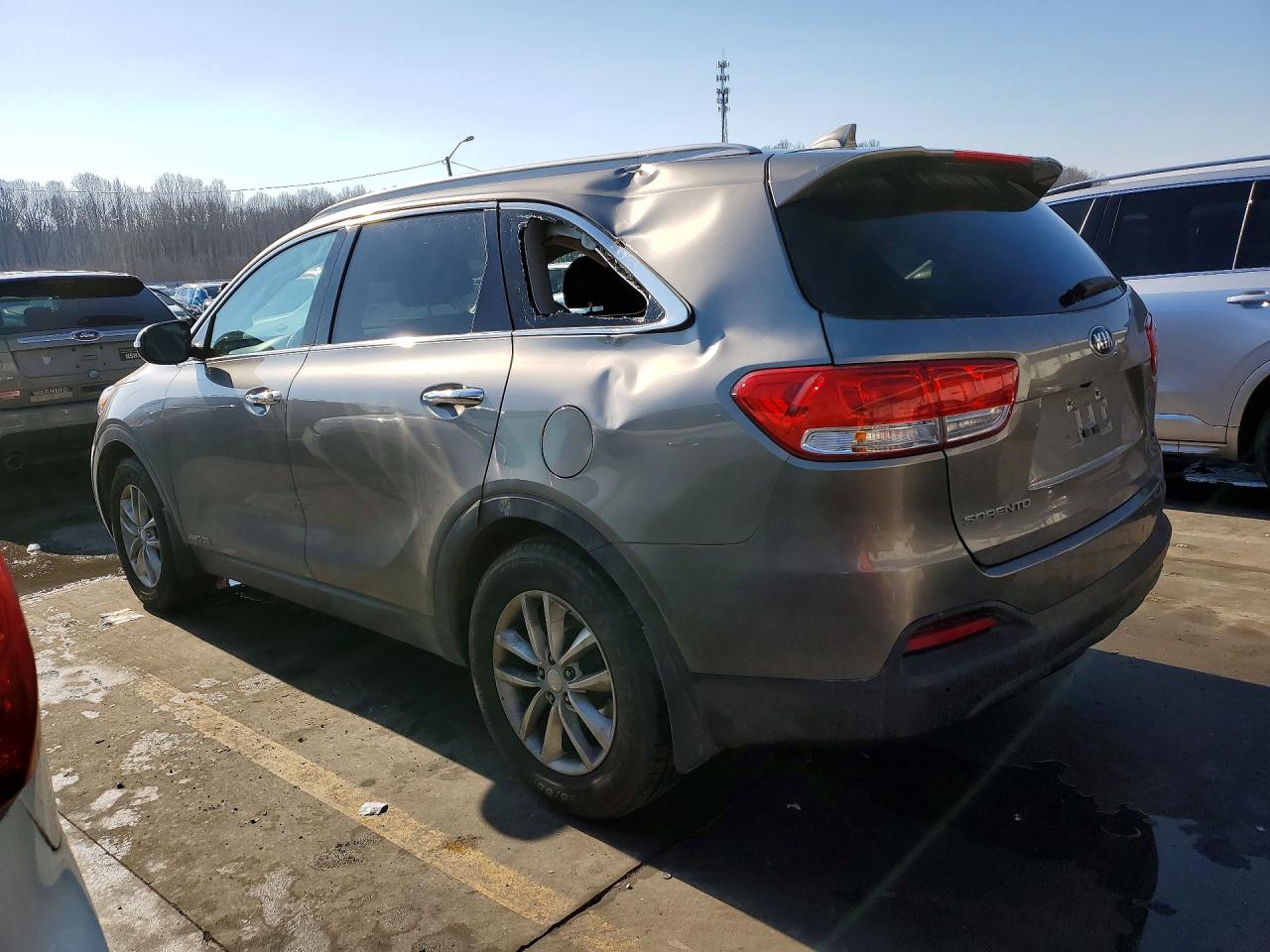 2017 KIA SORENTO LX photo 3