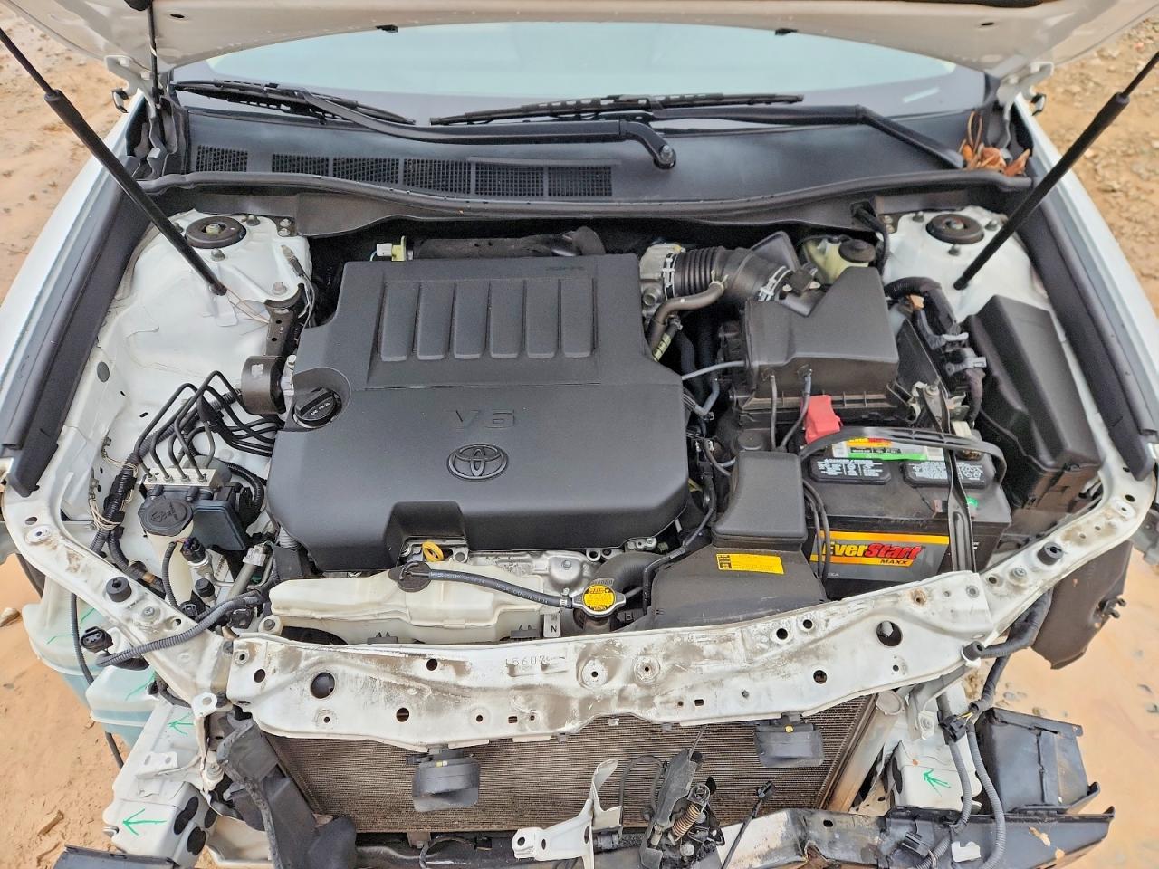 2014 TOYOTA CAMRY SE photo 11