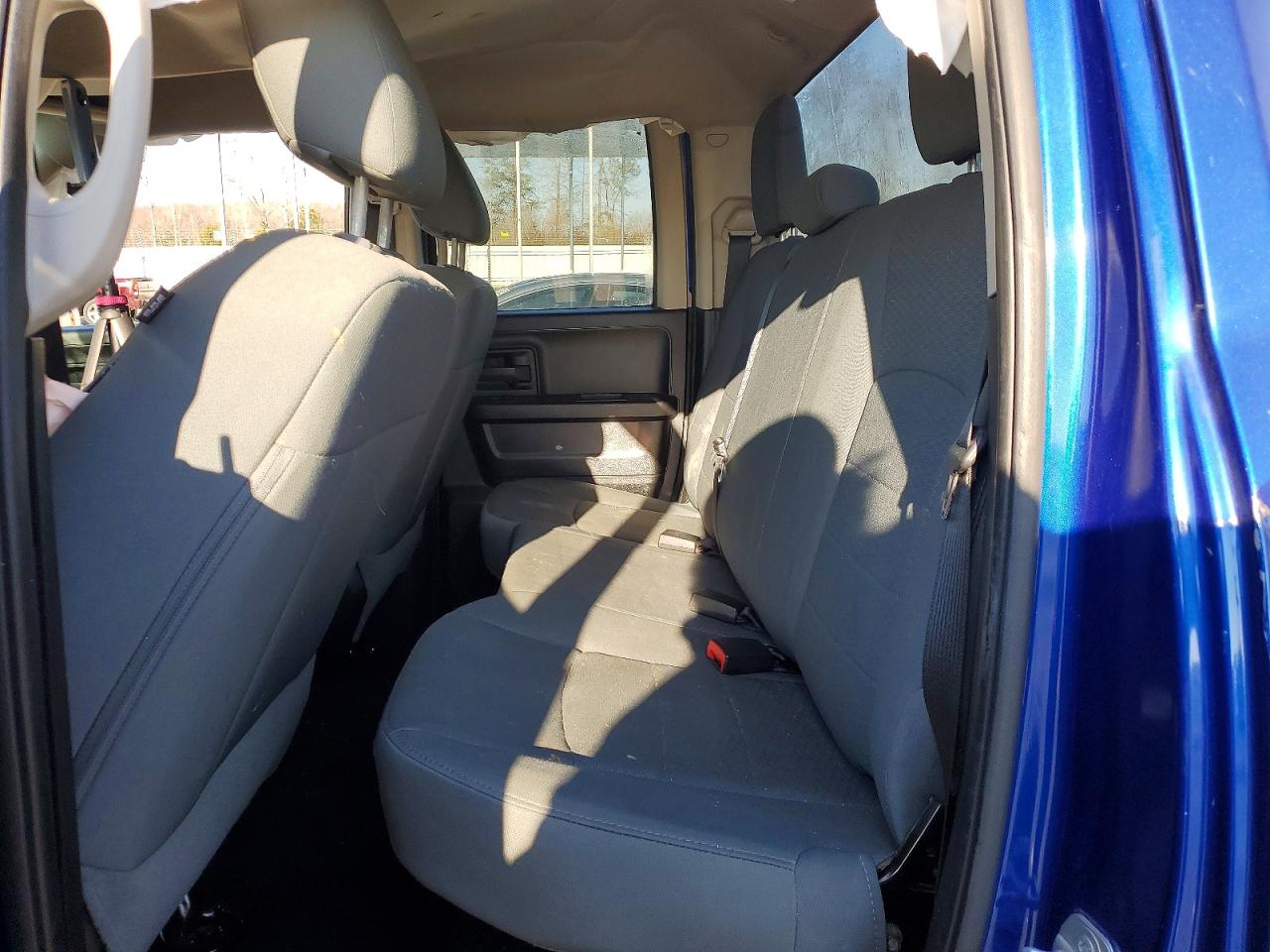 2014 RAM 1500 ST photo 19